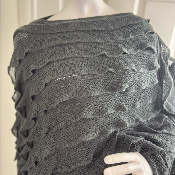 Max Edition Women's Gray Arcylic Poncho Size One Size. A28 - Picture 6 of 9